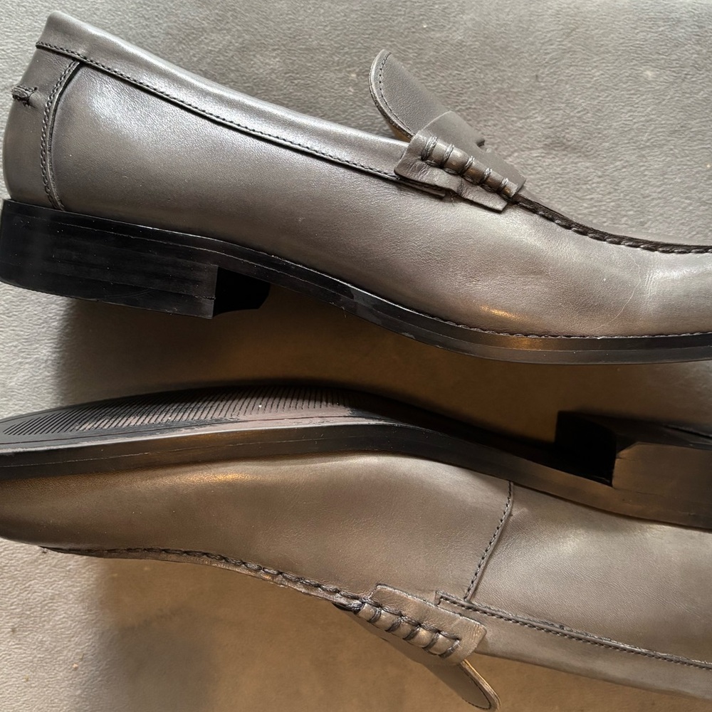Banana Republic Men's Gray Leather Loafers 12M - Picture 6 of 7
